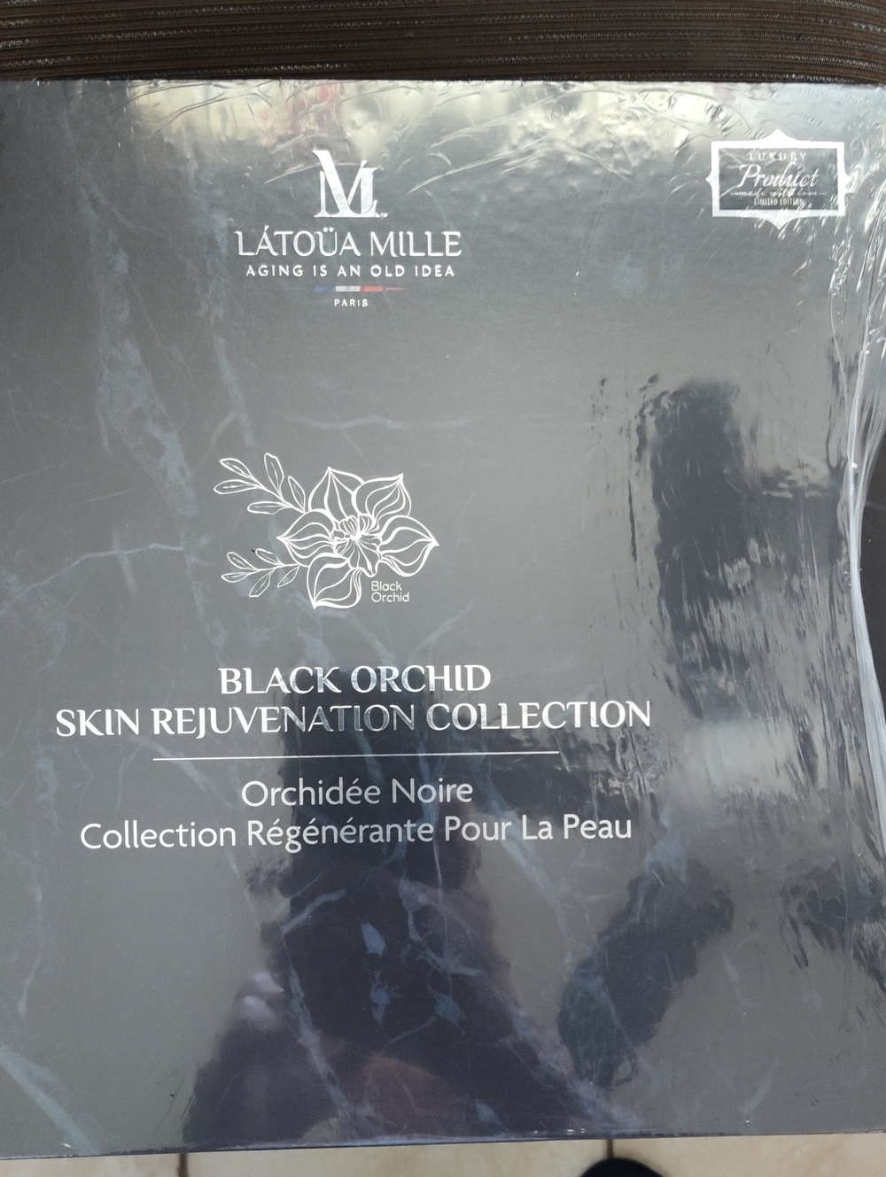 Latoua Mille Black Orchid Skin Rejuvenation Collection - Black
